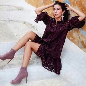 H&M Short Wide Cut Burgandy Dress Size Medium